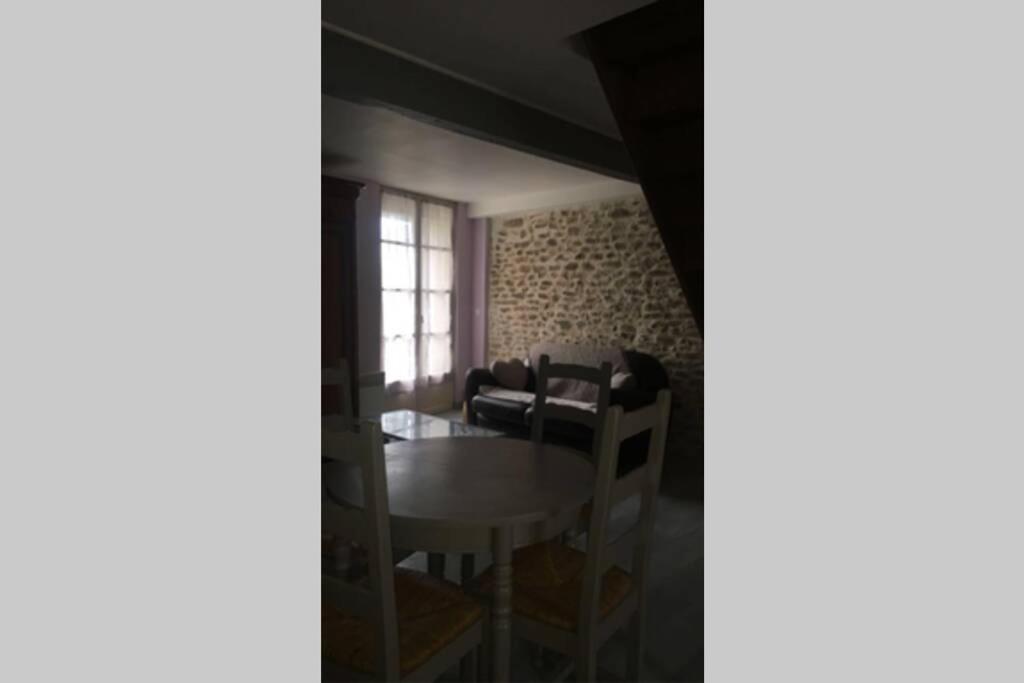 Le Petit Ormeau Attenant A La Tour Du Portail Neuf Apartman Laure-Minervois Kültér fotó